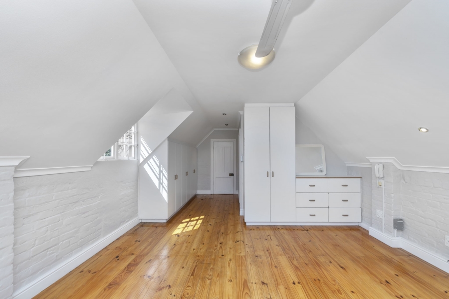 To Let 4 Bedroom Property for Rent in Kenilworth Upper Western Cape